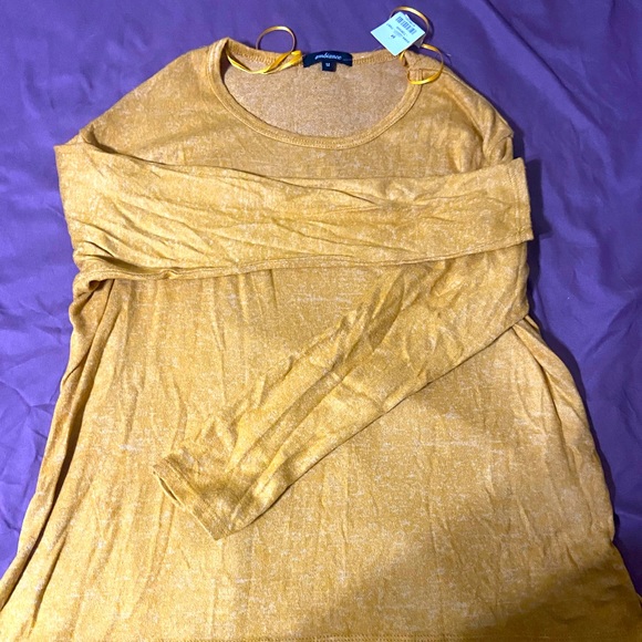 Yellow blouse - Picture 1 of 1